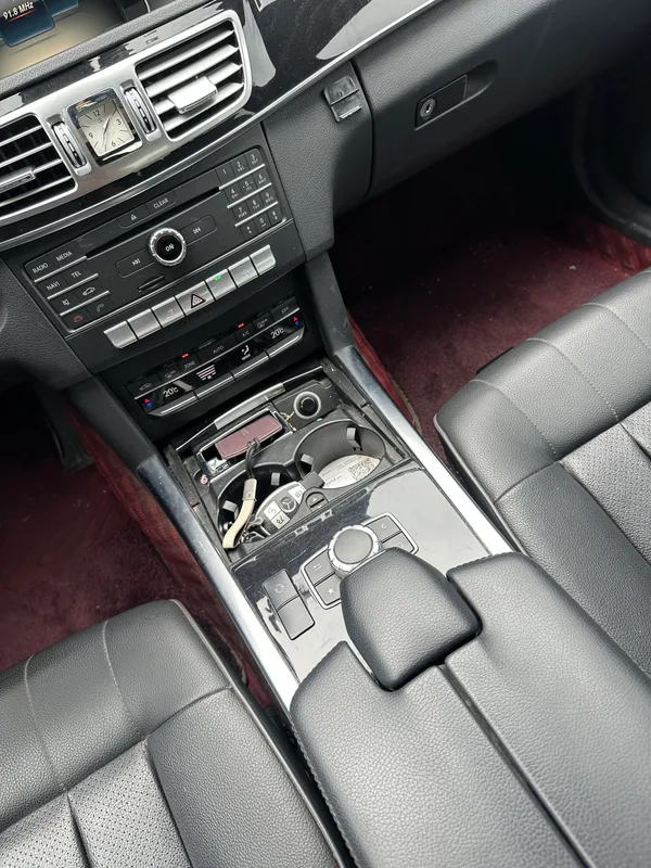 Mercedes-Benz E-Class 2015 Mise à jour E 260 L Sportif intérieur photo 16
