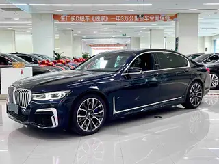 BMW 7 Series 2021 740Li Líder M Conjunto deportivo exterior foto 1
