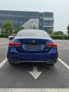 Mercedes-Benz A-Class 2022 Mise à jour A 200 L Voiture de sport version mode extérieur photo 4