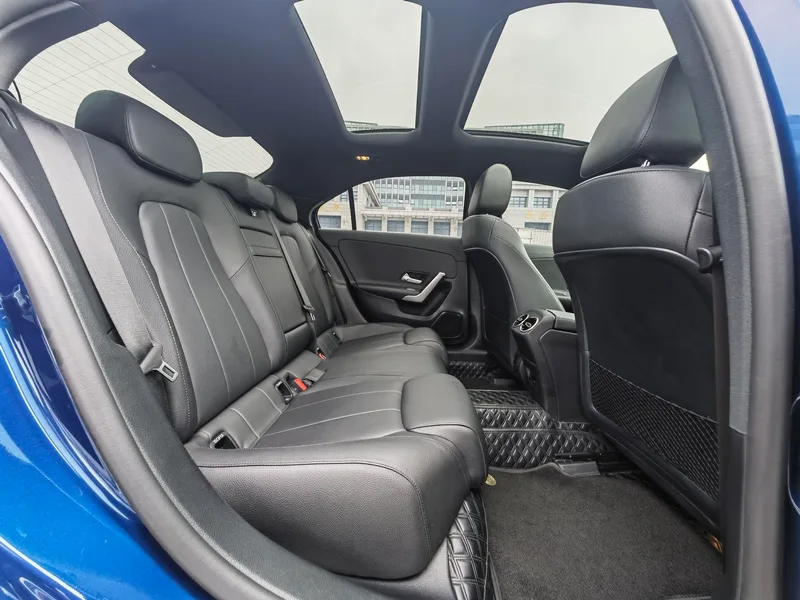 Mercedes-Benz A-Class 2022 Mise à jour A 200 L Voiture de sport version mode extérieur photo 7