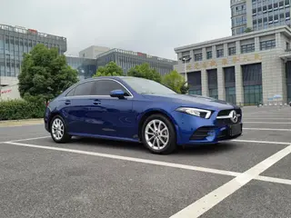 Mercedes-Benz A-Class 2022 Mise à jour A 200 L Voiture de sport version mode intérieur photo 10