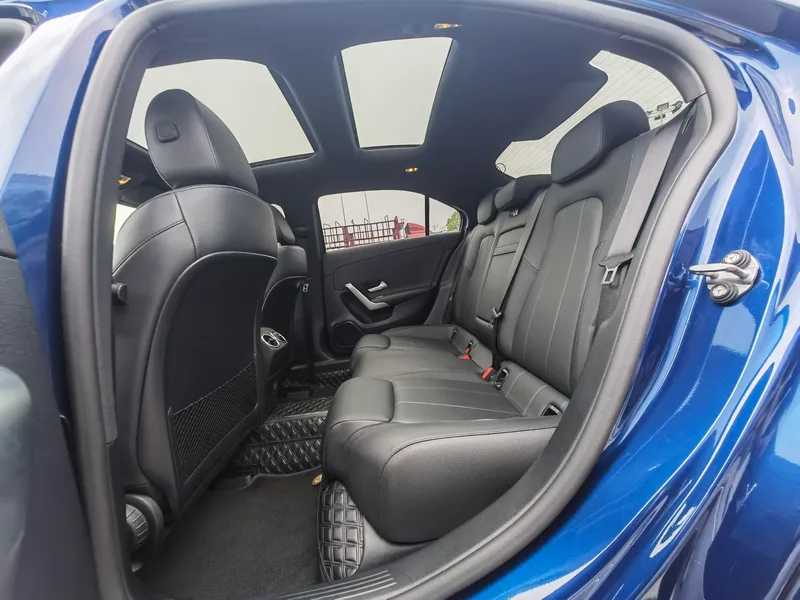 Mercedes-Benz A-Class 2022 Mise à jour A 200 L Voiture de sport version mode intérieur photo 11
