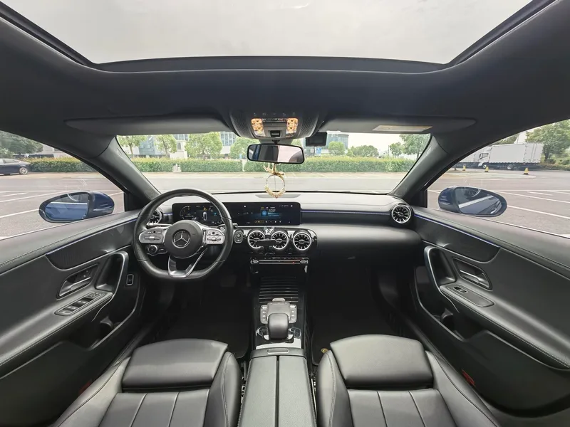 Mercedes-Benz A-Class 2022 Mise à jour A 200 L Voiture de sport version mode intérieur photo 12