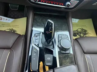 BMW 6 Series GT 2019 630i M Sports Grand Traveler Edition interior photo 10