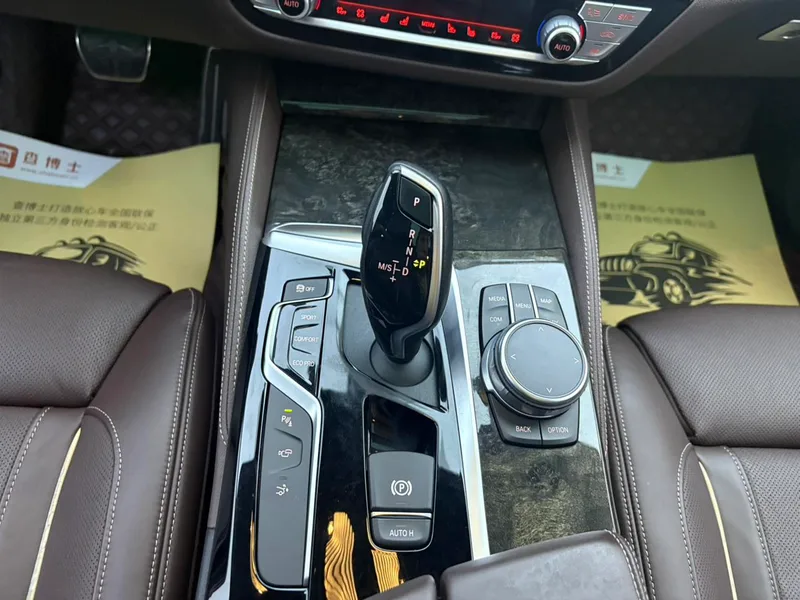 BMW 6 Series GT 2019 630i M Sports Grand Traveler Edition interior photo 10
