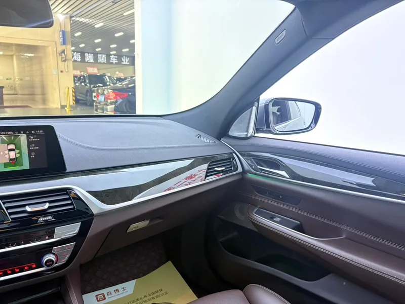 BMW 6 Series GT 2019 630i M Sports Grand Traveler Edition interior photo 11