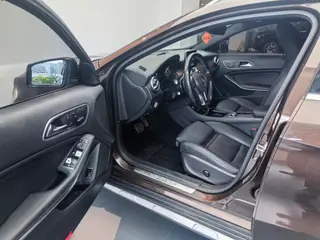 Mercedes-Benz GLA 2016 GLA 260 4MATIC Sportif intérieur photo 9