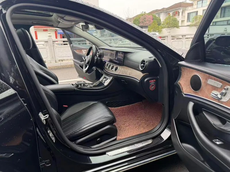 Mercedes-Benz E-Class 2016 E 300 L Type de luxe intérieur photo 11
