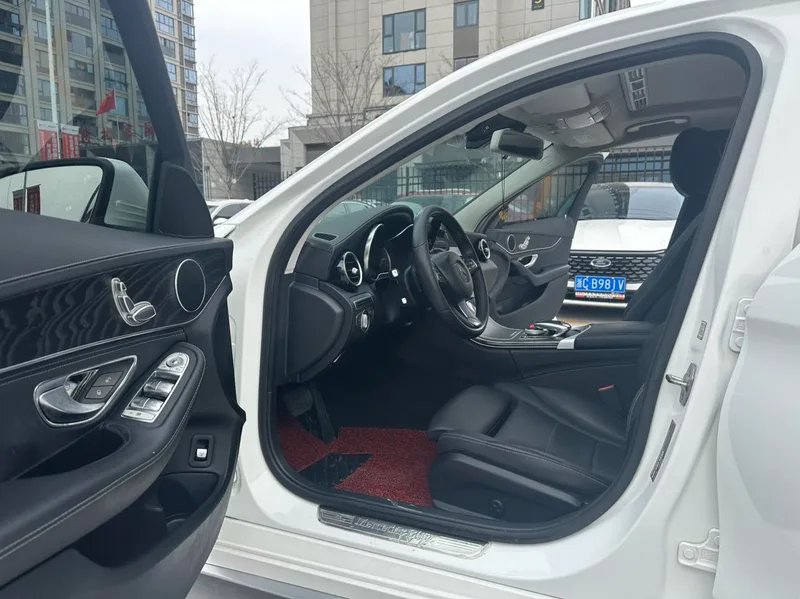 Mercedes-Benz C-Class 2018 C 180 L Mode version sport extérieur photo 5