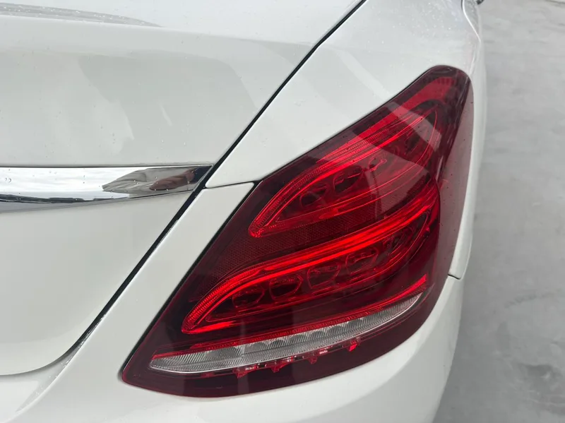Mercedes-Benz C-Class 2018 C 180 L Mode version sport intérieur photo 16