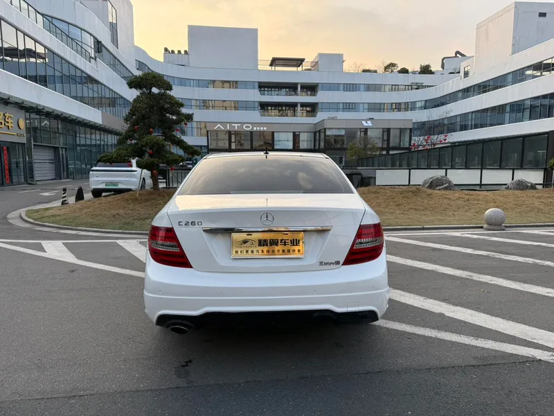 Mercedes-Benz C-Class 2013 C 260 CGI Elegante exterior foto 7