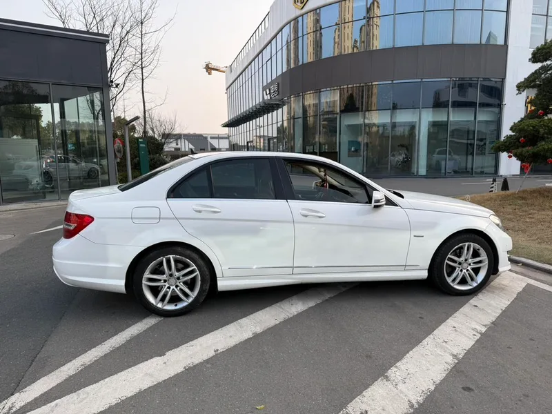 Mercedes-Benz C-Class 2013 C 260 CGI Elegante interior foto 9