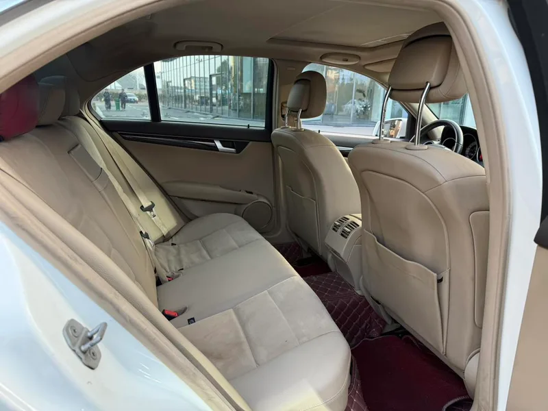 Mercedes-Benz C-Class 2013 C 260 CGI Elegante interior foto 11