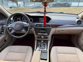 Mercedes-Benz C-Class 2013 C 260 CGI Elegante interior foto 12