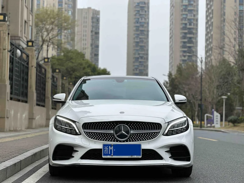 Mercedes-Benz C-Class 2021 C 200 L Edición deportiva de moda exterior foto 2
