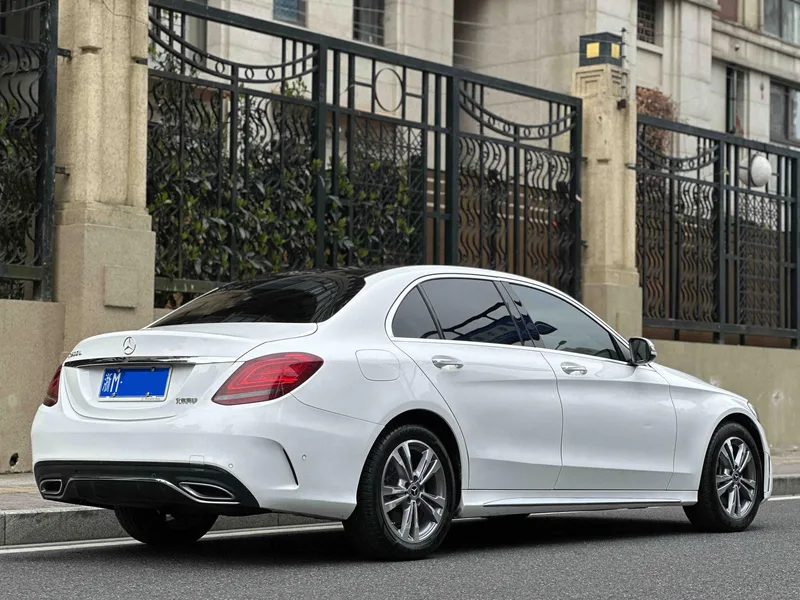 Mercedes-Benz C-Class 2021 C 200 L Edición deportiva de moda exterior foto 6