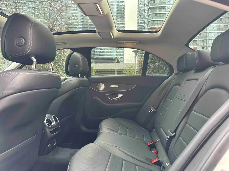 Mercedes-Benz C-Class 2021 C 200 L Edición deportiva de moda interior foto 10