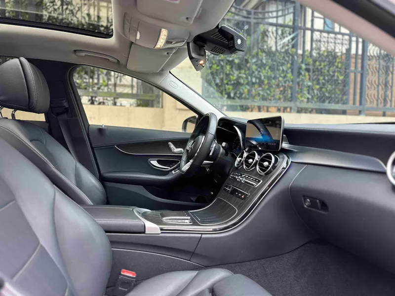 Mercedes-Benz C-Class 2021 C 200 L Edición deportiva de moda interior foto 13