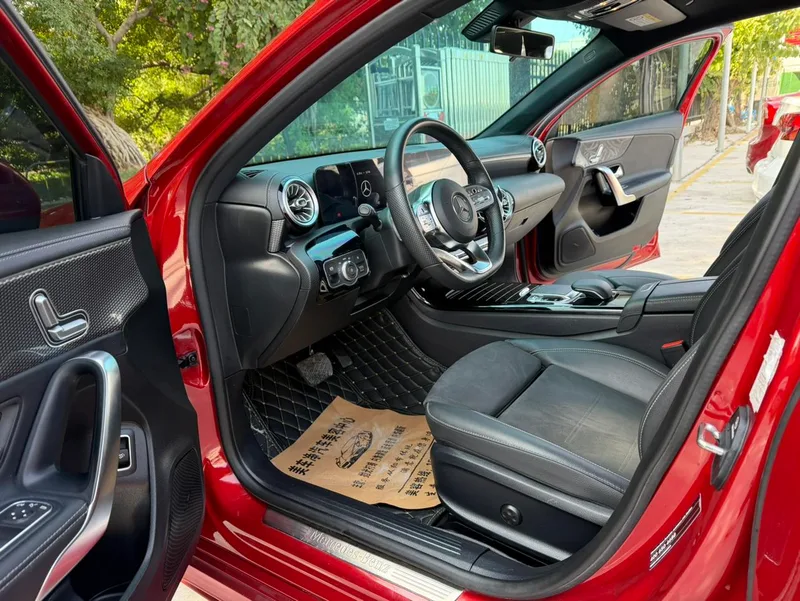 Mercedes-Benz A-Class 2020 A 200 L Coche deportivo interior foto 6