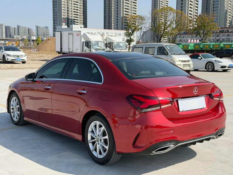 Mercedes-Benz A-Class 2020 A 200 L Coche deportivo interior foto 7
