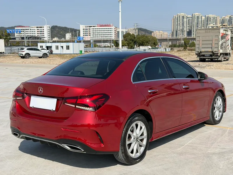Mercedes-Benz A-Class 2020 A 200 L Coche deportivo interior foto 9