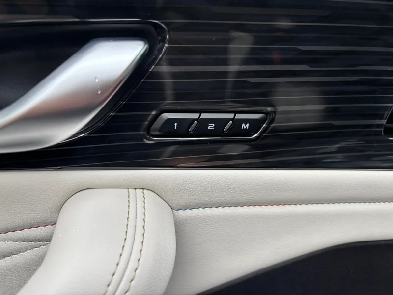 Geely Monjaro 2021 2.0TD DCT EVO Two-wheel-drive Zhizun type interior photo 13