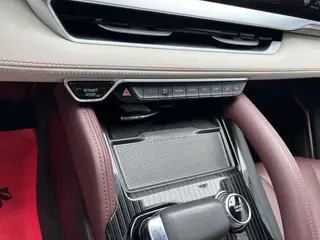 Geely Monjaro 2021 2.0TD DCT EVO Two-wheel-drive Zhizun type interior photo 14