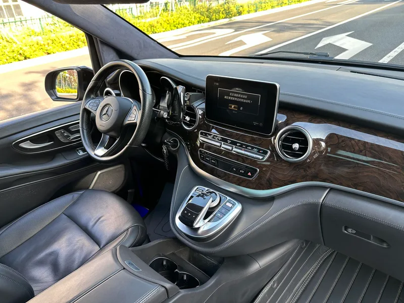 Mercedes-Benz V-Class 2018 V 260 L Premium Exte Edition País VI interior foto 13