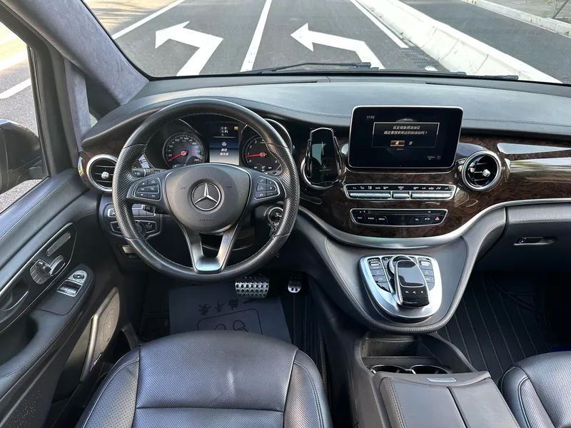Mercedes-Benz V-Class 2018 V 260 L Premium Exte Edition País VI interior foto 17