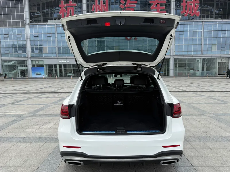 Mercedes-Benz GLC 2020 GLC 300 L 4MATIC Dynamic exterior photo 8