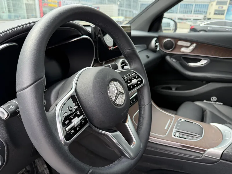 Mercedes-Benz GLC 2020 GLC 300 L 4MATIC Dynamic interior photo 11