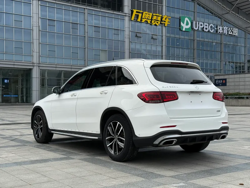Mercedes-Benz GLC 2020 GLC 300 L 4MATIC Dynamic interior photo 15
