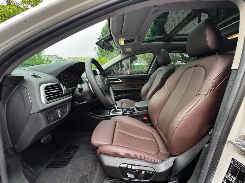 BMW 1 Series 2020 125i Leading Type M Sports suit exterior photo 8