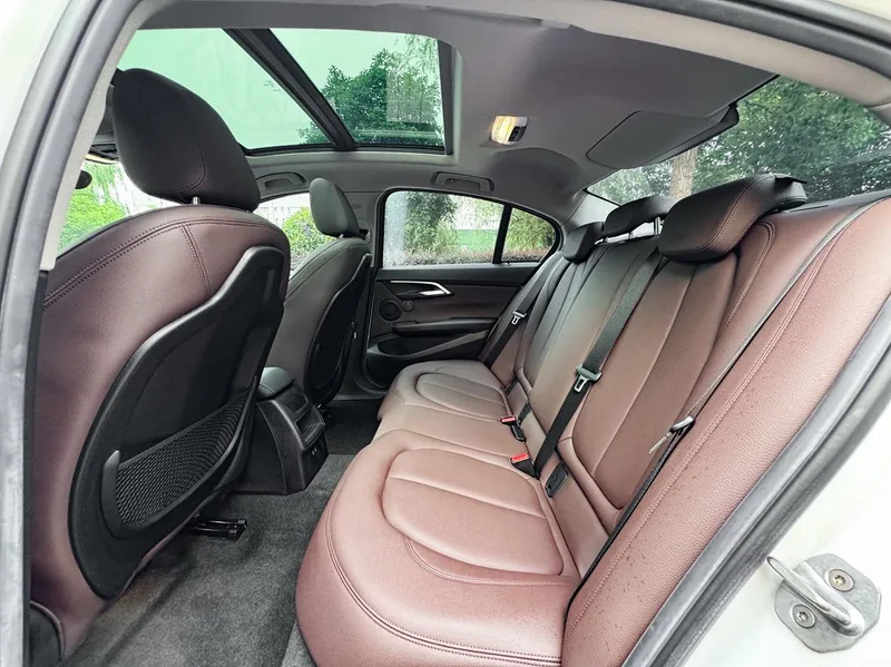 BMW 1 Series 2020 125i Leading Type M Sports suit interior photo 10
