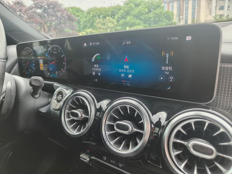 Mercedes-Benz GLB 2020 GLB 200 Fashionable interior photo 8