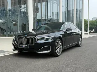 BMW 7 Series 2021 740Li xDrive Административный тип Роскошный набор