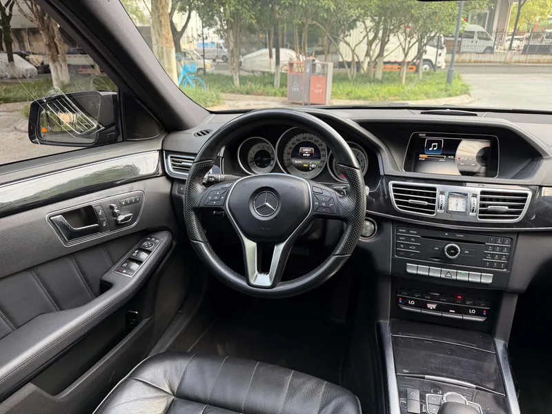 Mercedes-Benz E-Class 2015 E 320 L Deporte exterior foto 8