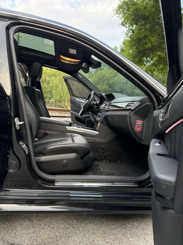 Mercedes-Benz E-Class 2015 E 320 L Deporte interior foto 11