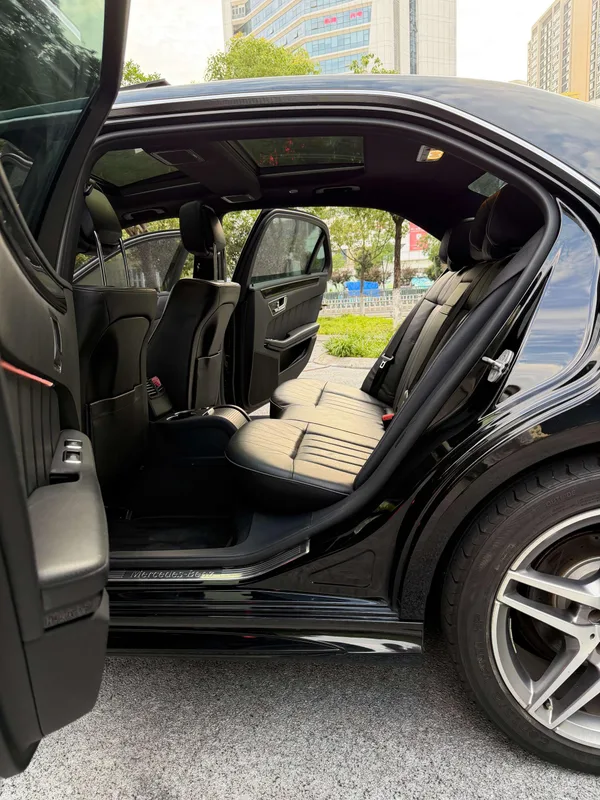 Mercedes-Benz E-Class 2015 E 320 L Deporte interior foto 12