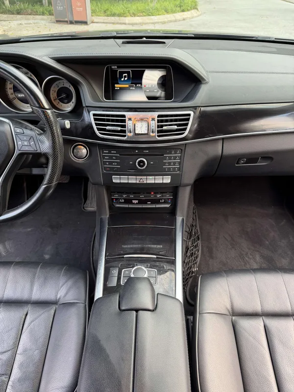 Mercedes-Benz E-Class 2015 E 320 L Deporte interior foto 16