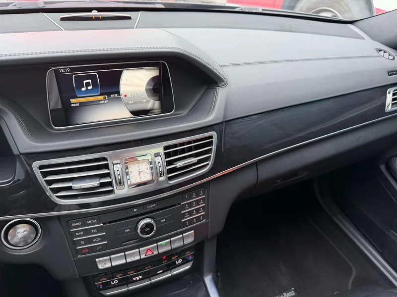 Mercedes-Benz E-Class 2015 E 320 L Deporte interior foto 18