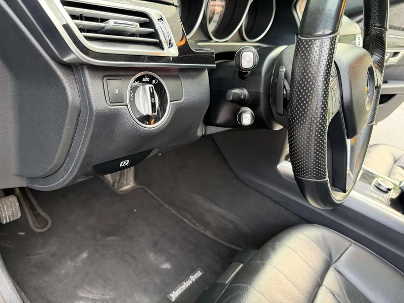 Mercedes-Benz E-Class 2015 E 320 L Deporte interior foto 19