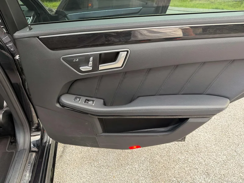 Mercedes-Benz E-Class 2015 E 320 L Deporte interior foto 20
