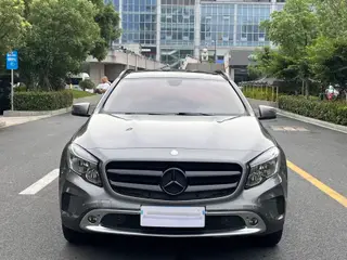 Mercedes-Benz GLA 2015 GLA 200 Dynamic exterior photo 2
