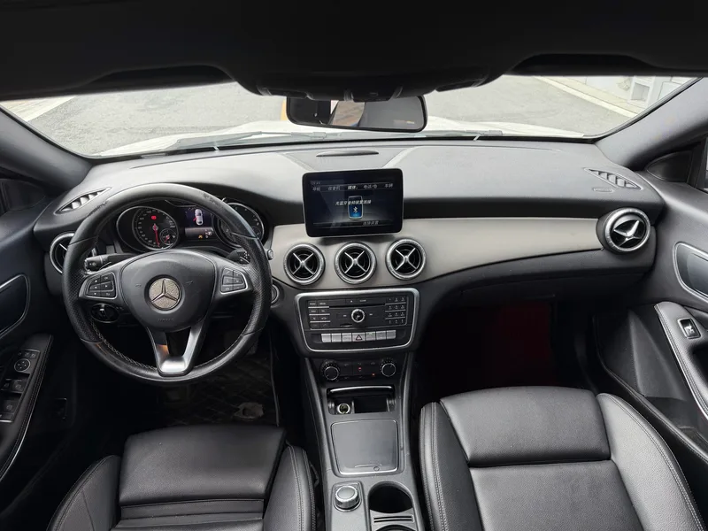 Mercedes-Benz CLA 2016 CLA 200 Dynamic interior photo 7