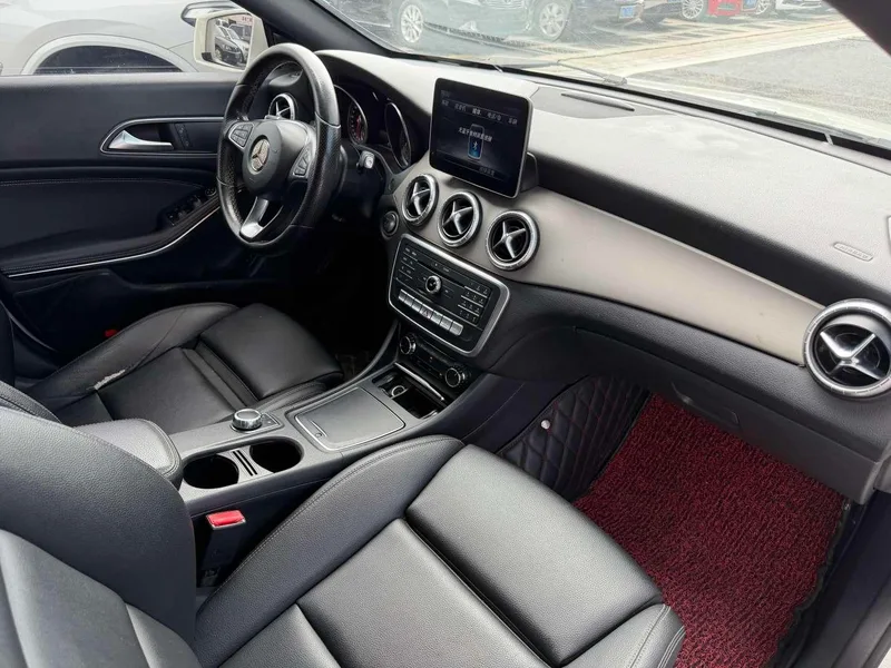 Mercedes-Benz CLA 2016 CLA 200 Dynamic interior photo 10