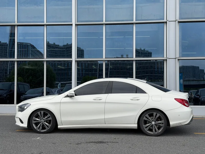 Mercedes-Benz CLA 2016 CLA 200 Dynamic interior photo 11