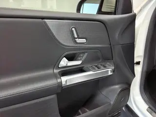 Mercedes-Benz GLB 2019 GLB 200 Type dynamique intérieur photo 13