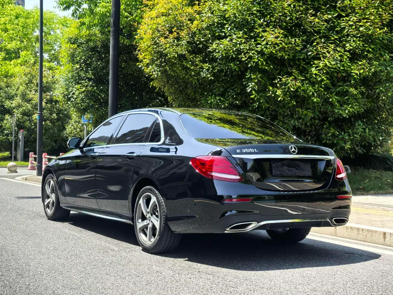Mercedes-Benz E-Class 2019 Reforma E 300 L Tipo de moda deportiva exterior foto 4