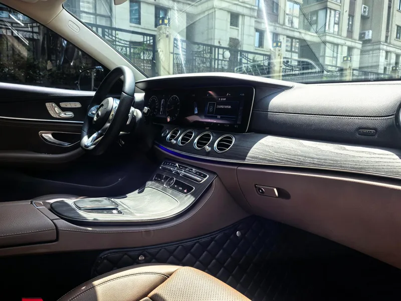 Mercedes-Benz E-Class 2019 Reforma E 300 L Tipo de moda deportiva exterior foto 8